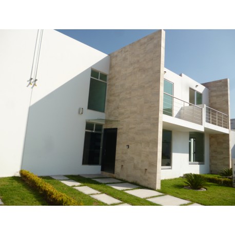 Se vende hermosa casa en "Priv. Residencial Alamo"