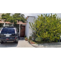 SE VENDE CASA EN PRIVADA DE LOS ARBOLES, SOBRE AVENIDA PRINCIPAL