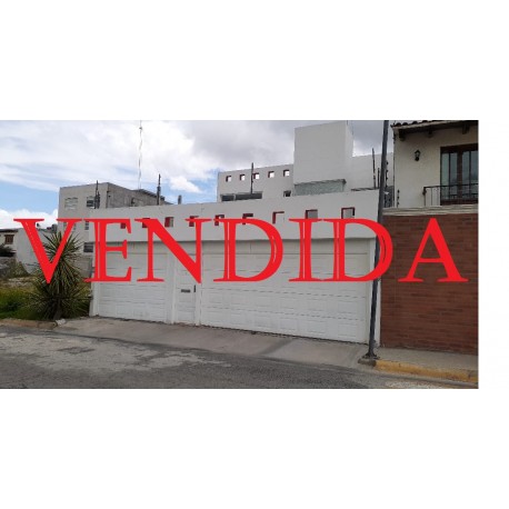 SE VENDE PRECIOSA CASA EN EL FRACCIONAMIENTO PUERTA DE HIERRO EN PACHUCA