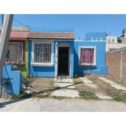 SE VENDE BONITA CASA EN EL FRACCIONAMIENTO "LOS TUZOS", ACCESO INMEDIATO AL RIO DE LAS AVENIDAS.