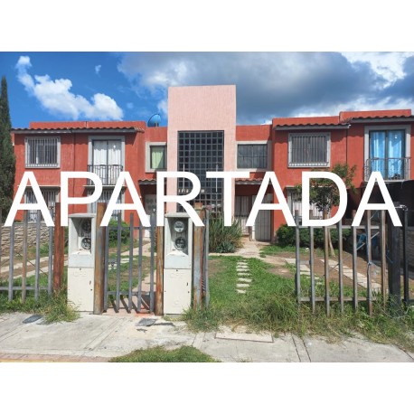 SE VENDE CASA DUPLEX EN HACIENDA MARGARITA.