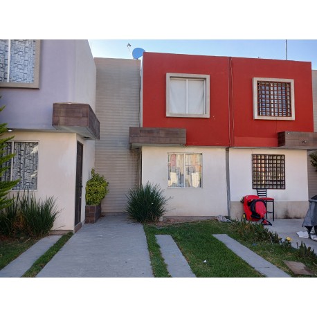 SE VENDE BONITA CASA EN PACHUCA EN EL FRACCIONAMIENTO "AMORES DE DON JUAN"