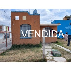 SE VENDE CASA EN SAHAGÚN, EN LA COLONIA INDEPENDENCIA.