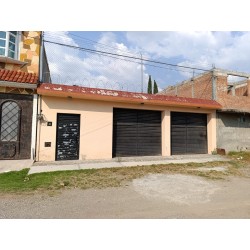 SE VENDE CASA EN PACHUCA, EN LA COLONIA LINDAVISTA, AL SUR DE LA CIUDAD.