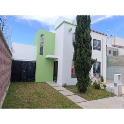 SE VENDE BONITA CASA EN EL FRACCIONAMIENTO "PASEOS DE LA PLATA"