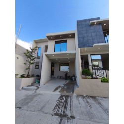 SE VENDE BONITA CASA EN SANTIAGO TULANTEPEC EN LA COLONIA EXITLAN.
