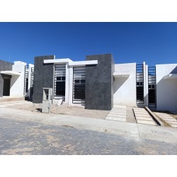 SE VENDE BONITA CASA EN EL "FRACCIONAMIENTO SAN CRISTOBAL"