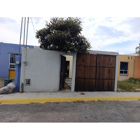 SE VENDE CASA EN EL FRACCIONAMIENTO "SAN MARCOS" EN MATILDE.