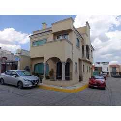 SE VENDE PRECIOSA CASA EN EL FRACCIONAMIENTO PORTEZUELO EN PACHUCA.